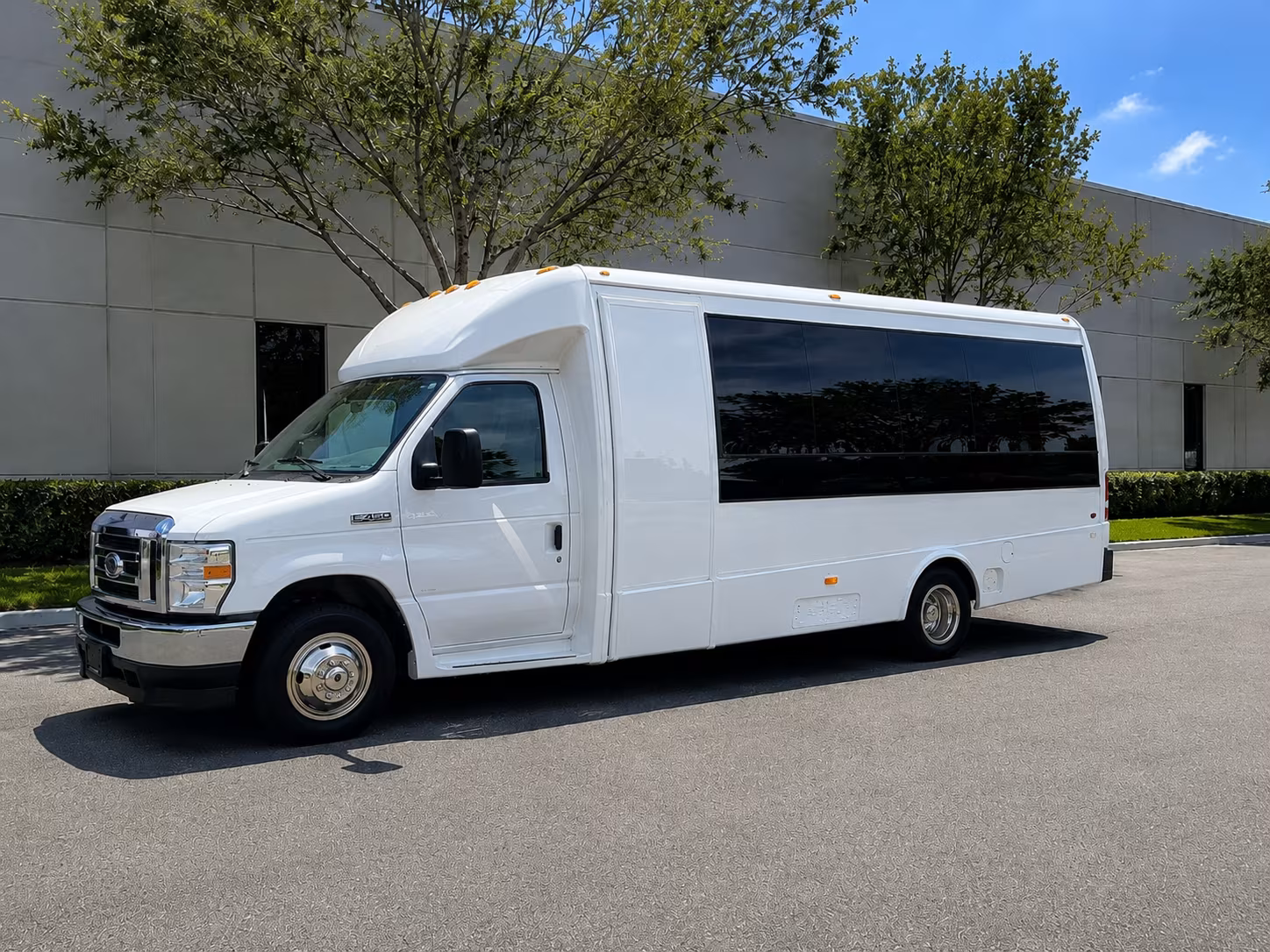 need a wine tour bus that starts in manitou springs or monument